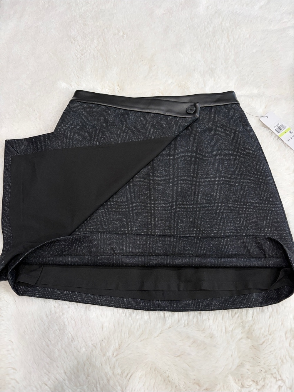 DKNY ,Size 4,Women’s Black Plaid Wrap Mini Skirt with Faux Leather Trim - Picture 12 of 17
